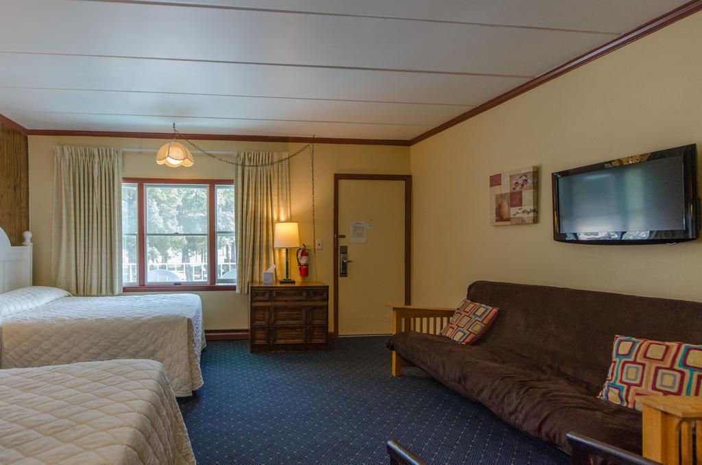 Hyland Motor Inn Кейп-Мэй-Корт-Хаус Экстерьер фото