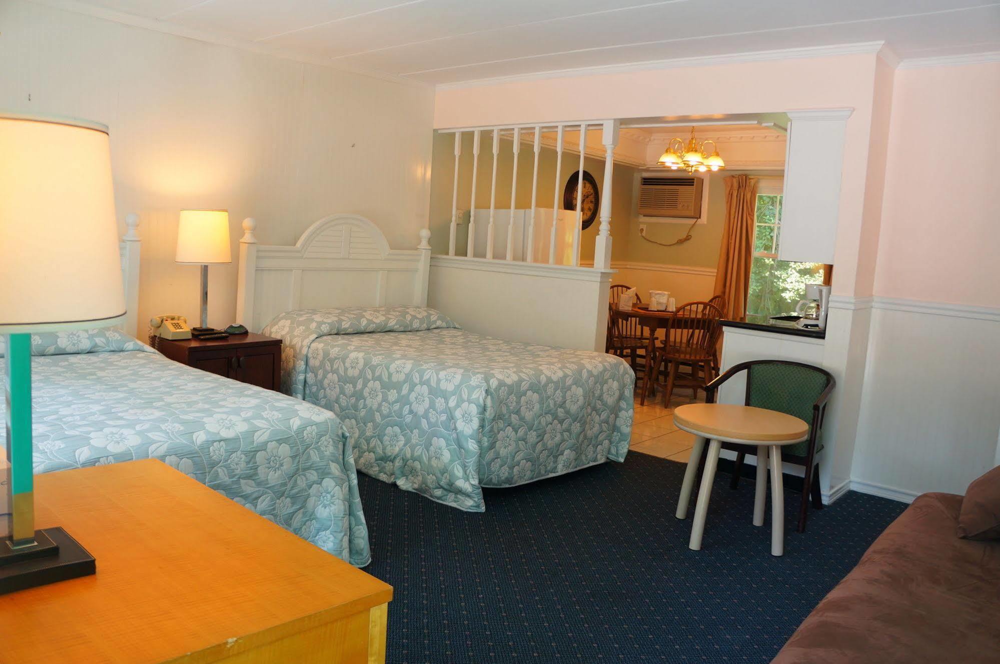 Hyland Motor Inn Кейп-Мэй-Корт-Хаус Экстерьер фото