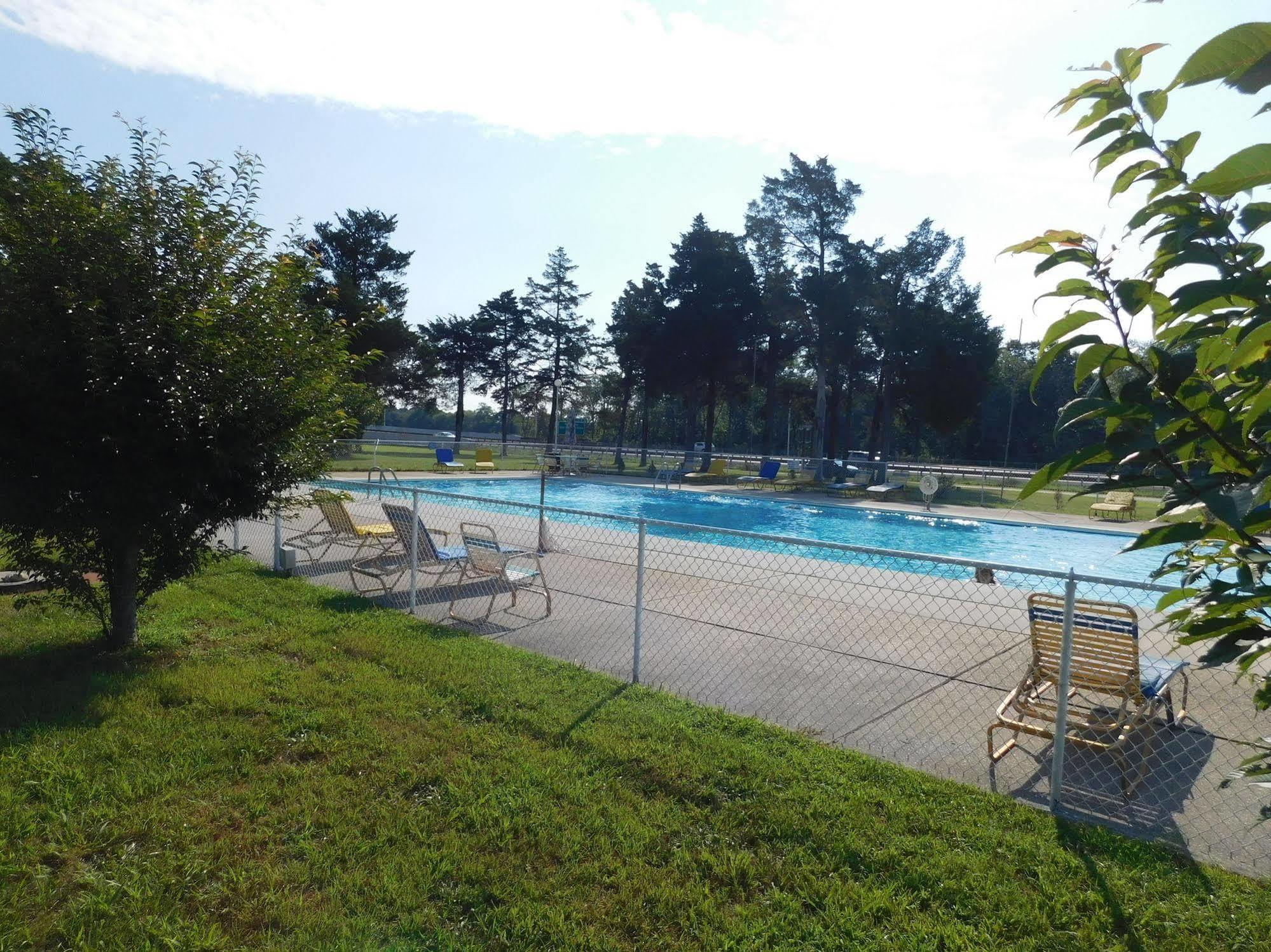 Hyland Motor Inn Кейп-Мэй-Корт-Хаус Экстерьер фото