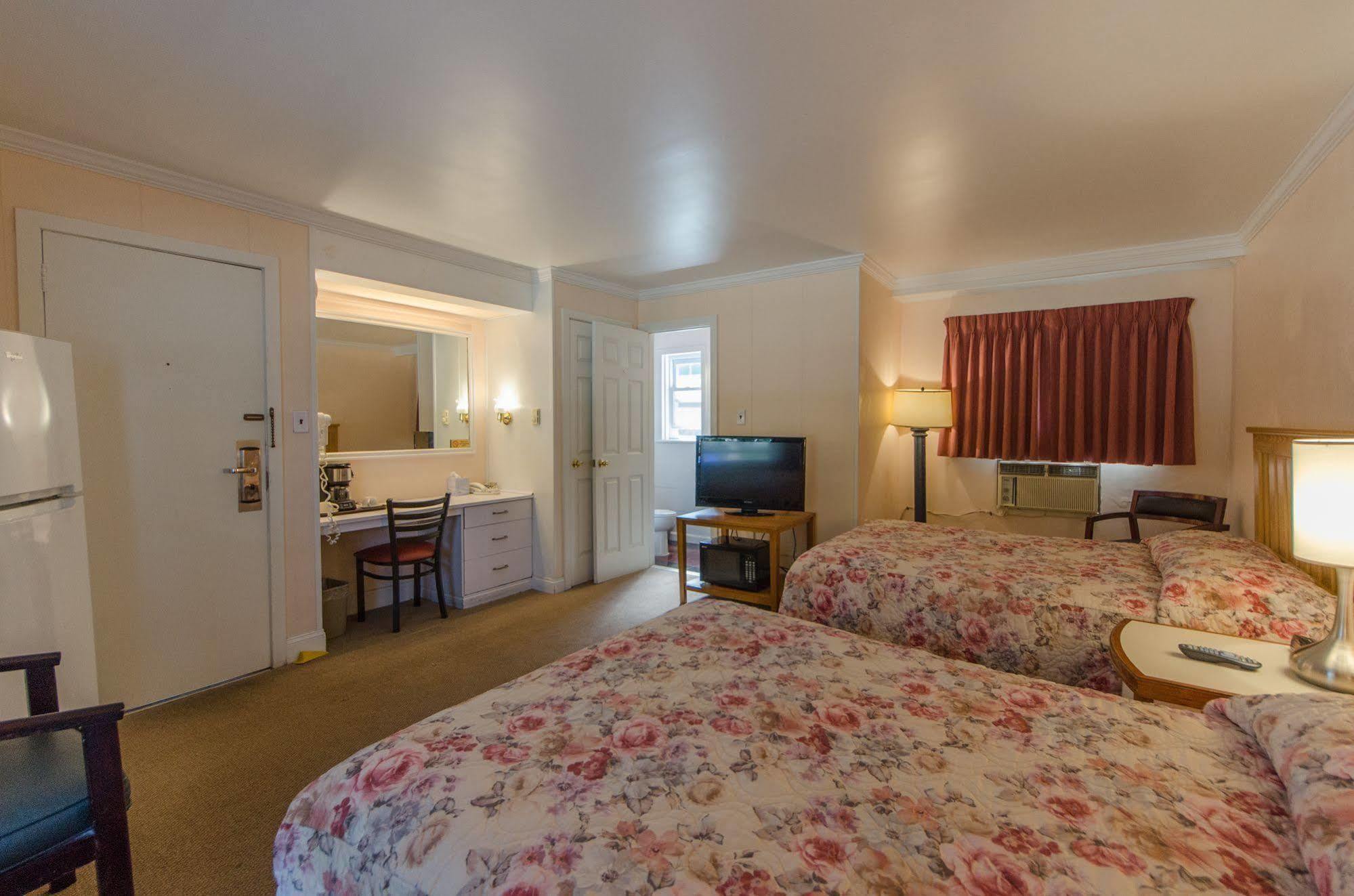 Hyland Motor Inn Кейп-Мэй-Корт-Хаус Экстерьер фото