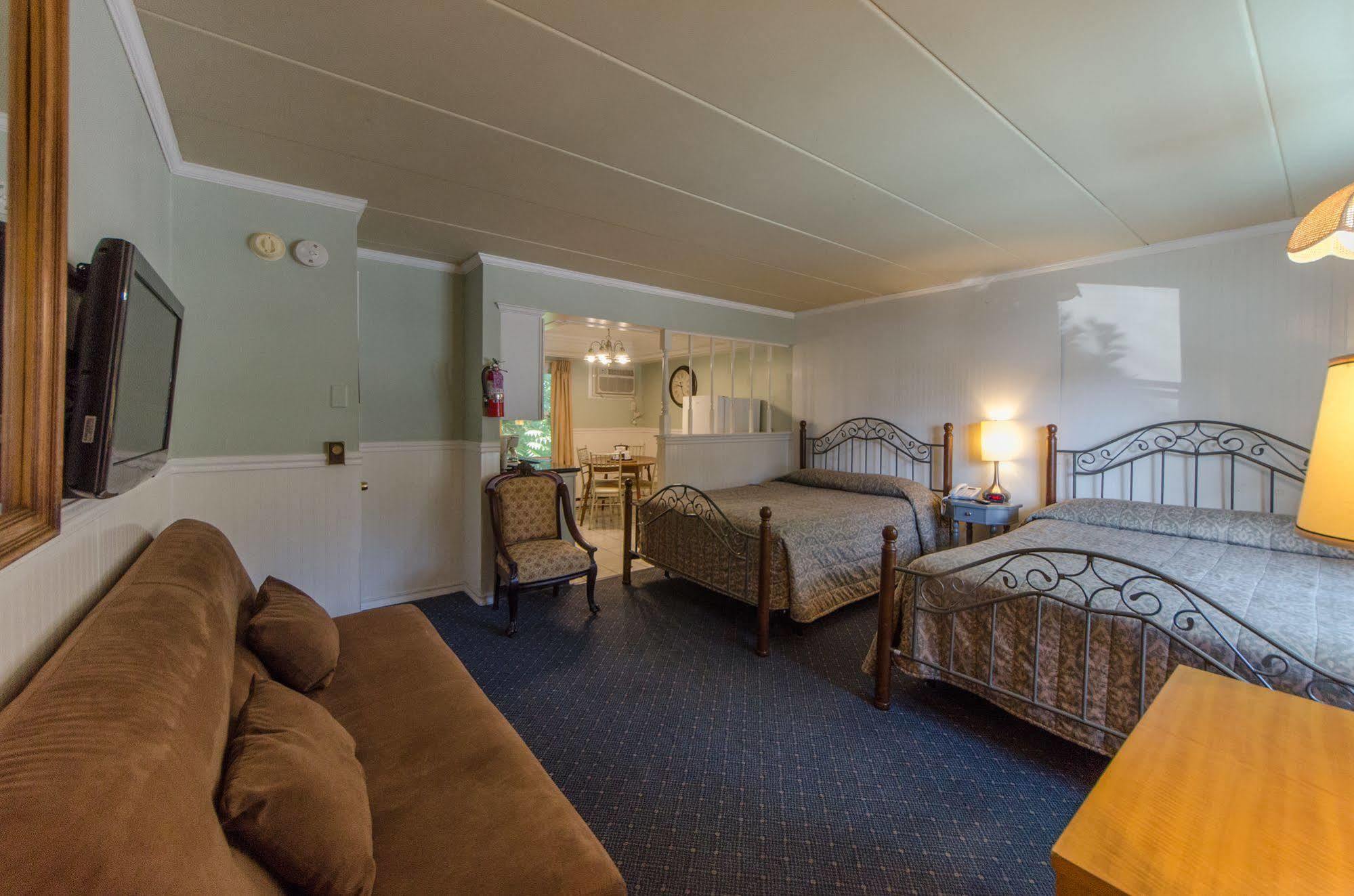 Hyland Motor Inn Кейп-Мэй-Корт-Хаус Экстерьер фото