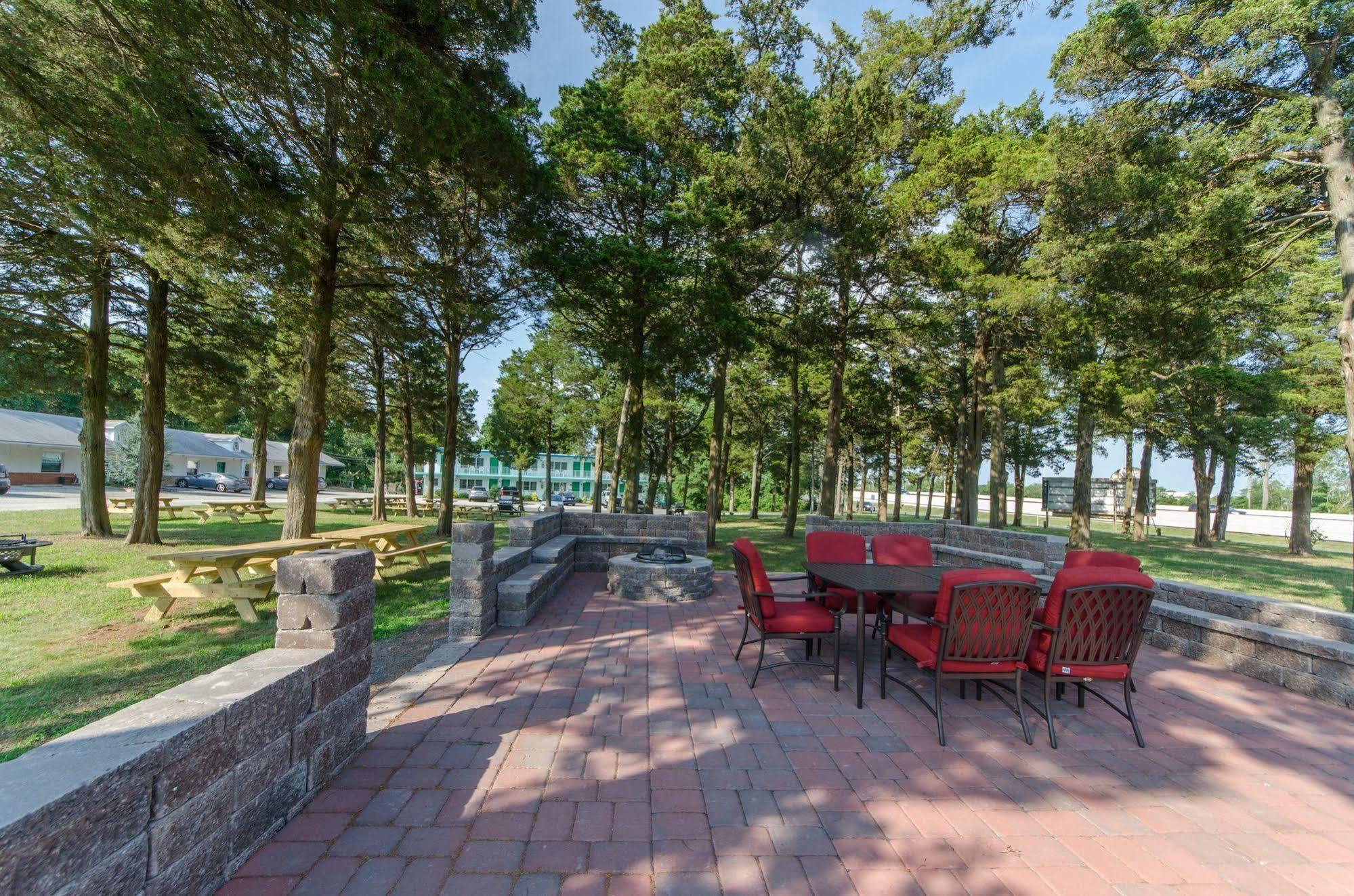 Hyland Motor Inn Кейп-Мэй-Корт-Хаус Экстерьер фото