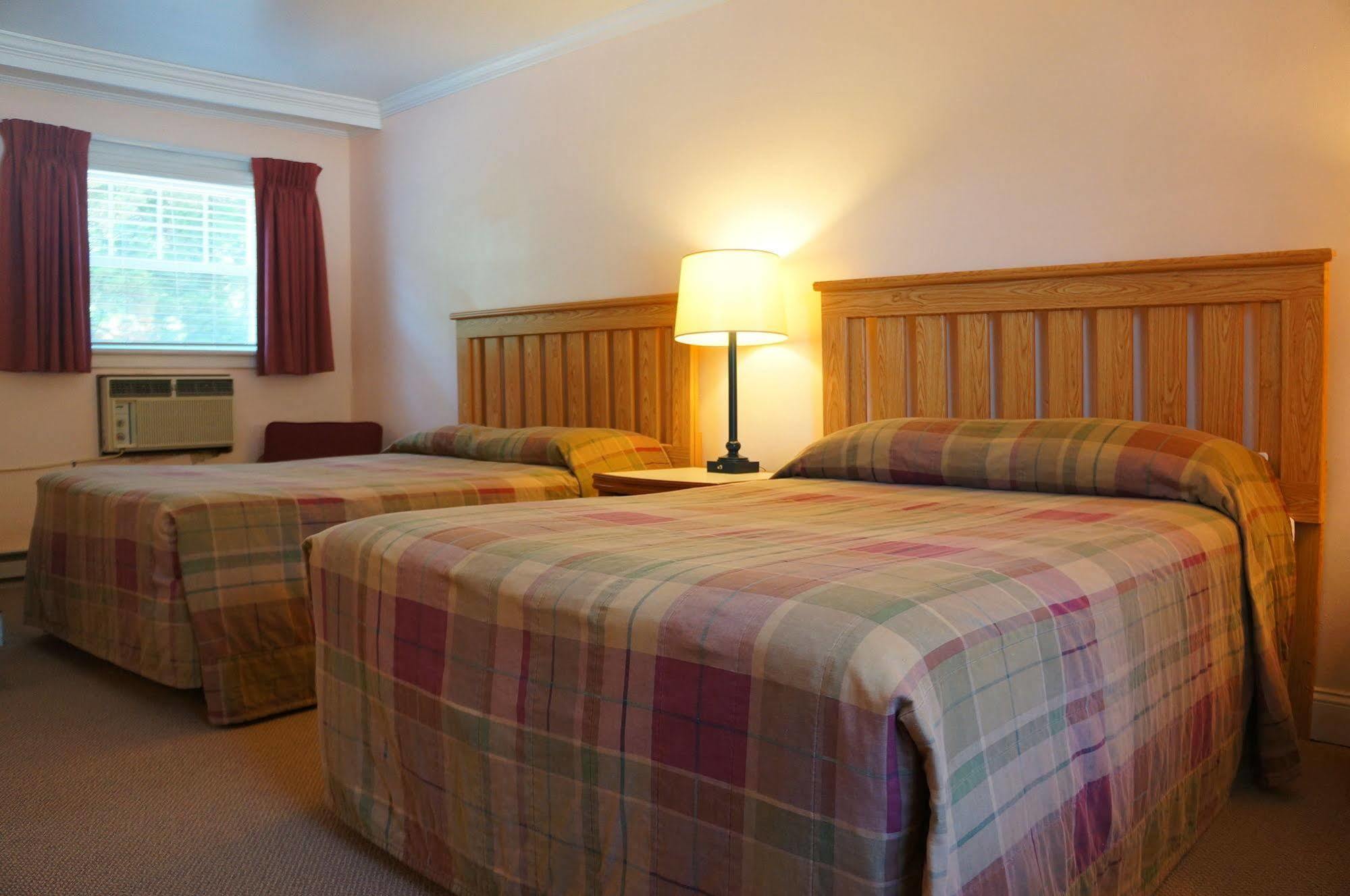 Hyland Motor Inn Кейп-Мэй-Корт-Хаус Экстерьер фото